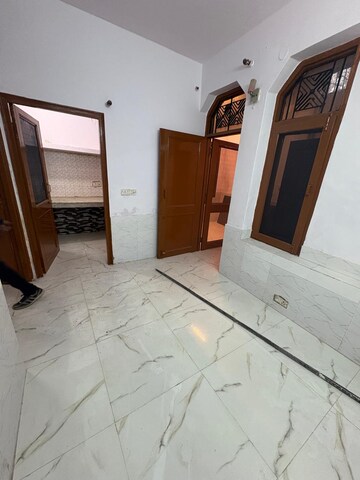 Bathroom in 1 BHK Builder Floor at Sector 23 – for Rent
