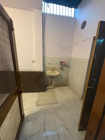Bathroom in 1 BHK Builder Floor at Sector 23 – for Rent