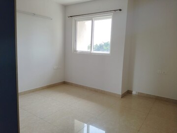 Room in 3 BHK Apartment at Prestige Falcon City, Konanakunte – for Rent