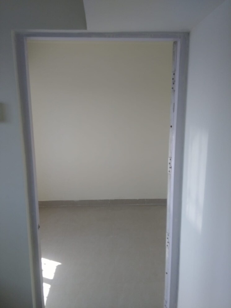 Room, goregaon west 1 Bedroom 350 Sq.Ft. Apartment In Goregaon West Mumbai 8123401