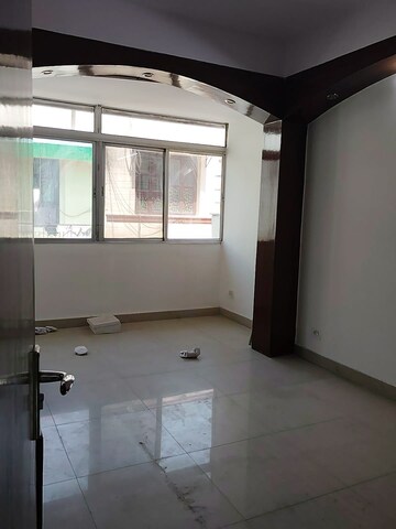 Room in 1 RK Apartment at Unitech Arcadia, South City 2 – for Rent