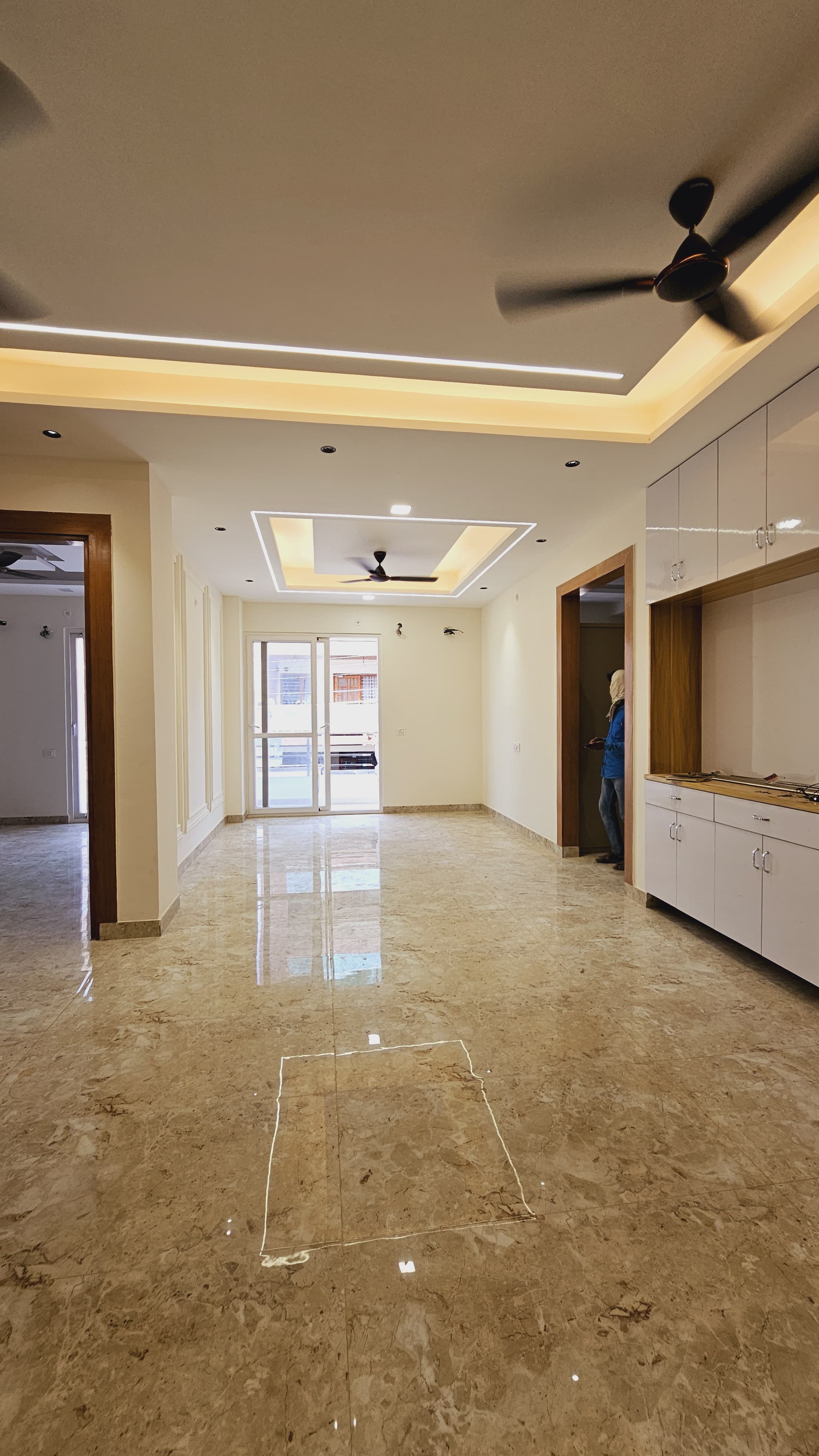 3 BHK + Pooja Room,Servant Room,Study Room,Extra Room Builder Floor For Sale in Hong Kong Bazaar