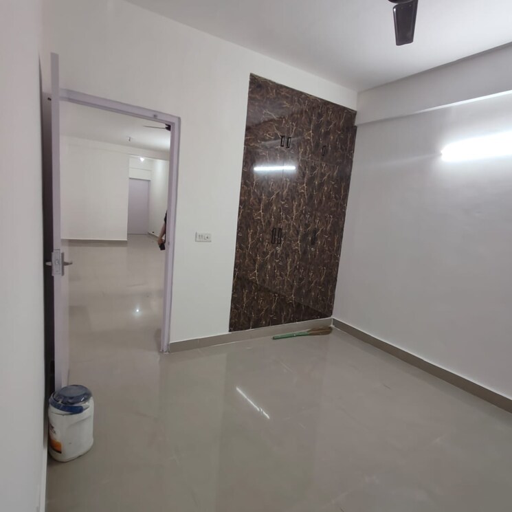 Room, suncity-avenue-76 2 Bedroom 632 Sq.Ft. Apartment In Sector 76 Gurgaon 8123486