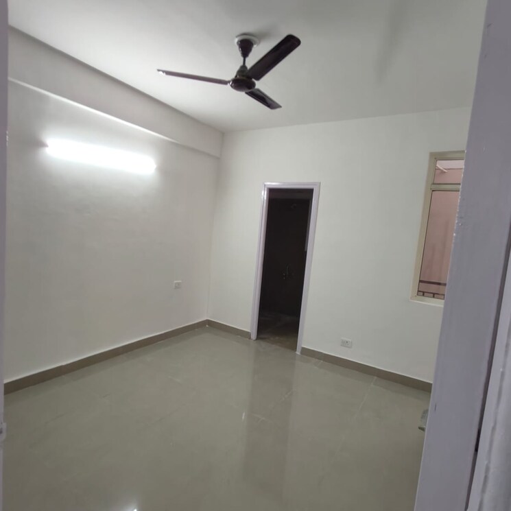 Room, suncity-avenue-76 2 Bedroom 632 Sq.Ft. Apartment In Sector 76 Gurgaon 8123486