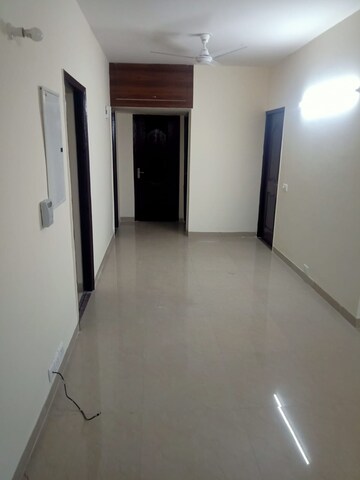 Room in 1 RK Apartment at SS Southend Floors, South City 2 – for Rent