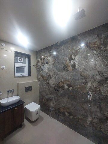 Furnished Amenities in 3 BHK Builder Floor at Gomti Nagar – for Rent