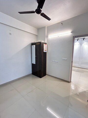 Room in 3 BHK Apartment at Windsor Paradise 2, Raj Nagar Extension – for Rent