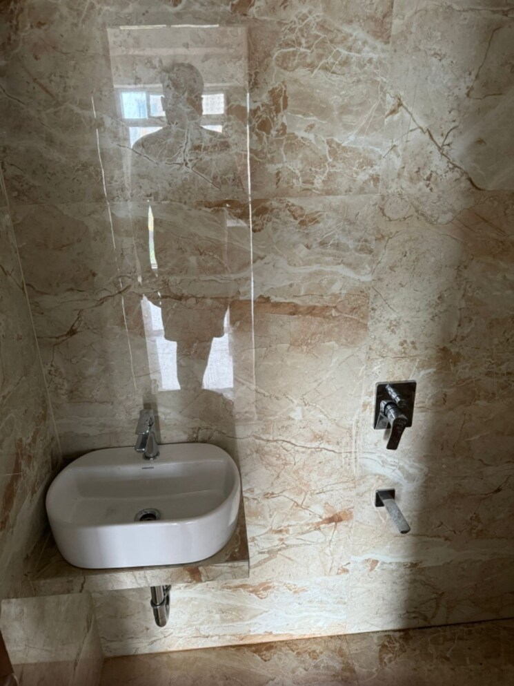 Bathroom, goregaon west 1 Bedroom 412 Sq.Ft. Apartment In Goregaon West Mumbai 8123567