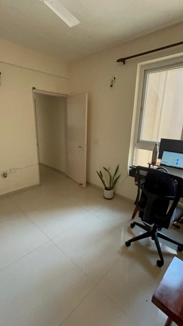 Master Bedroom, tulip-violet 3 Bedroom 1578 Sq.Ft. Apartment In Sector 69 Gurgaon 8123594