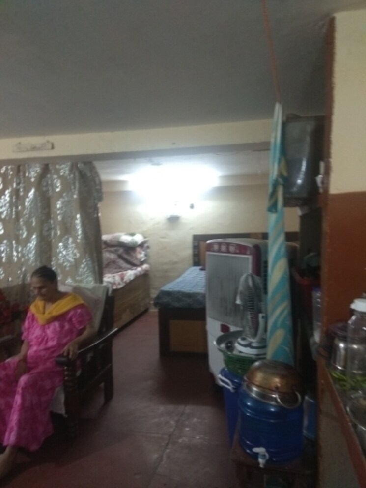  Parking, new friends colony 6 Bedroom 477 Sq.Yd. Independent House In New Friends Colony Delhi 8123610