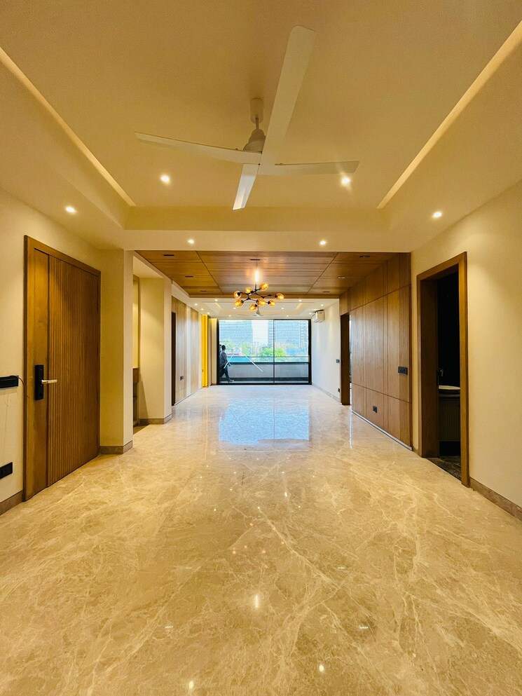 Room, sushant-tower 4 Bedroom 300 Sq.Yd. Builder Floor In Sector 56 Gurgaon 8123653