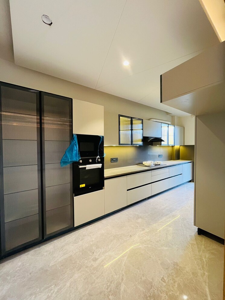 Room, sushant-tower 4 Bedroom 300 Sq.Yd. Builder Floor In Sector 56 Gurgaon 8123653