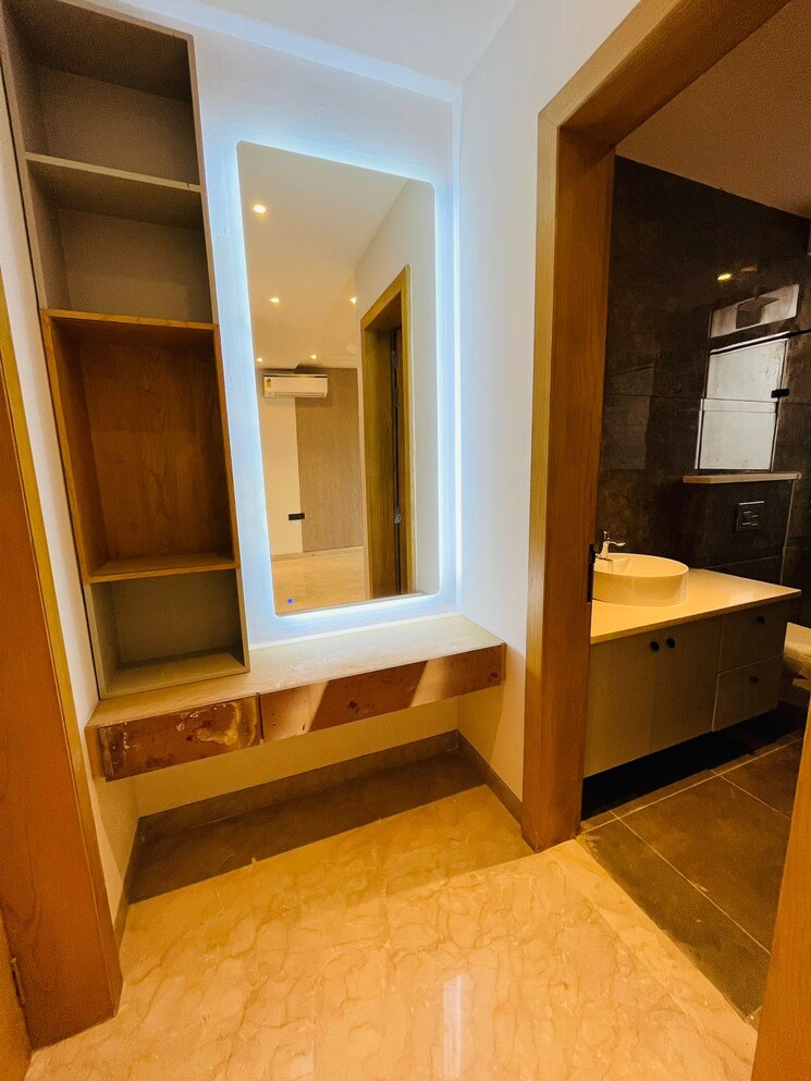 Living Room, sushant-tower 4 Bedroom 300 Sq.Yd. Builder Floor In Sector 56 Gurgaon 8123653