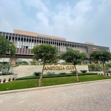 4 BHK Builder Floor – Exterior View View at BPTP Amstoria, Sector 102 - for Rent