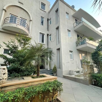 4 BHK Builder Floor – Exterior View View at BPTP Amstoria, Sector 102 - for Rent
