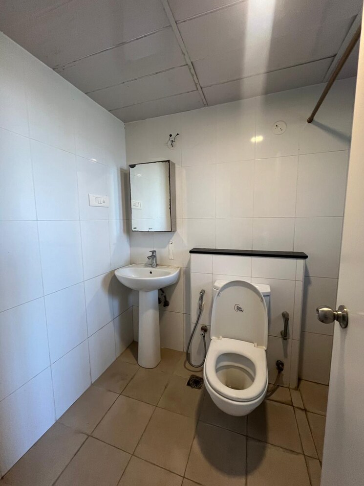 Bathroom, prestige-ferns-residency 4 Bedroom 3935 Sq.Ft. Apartment In Harlur Bangalore 8123797