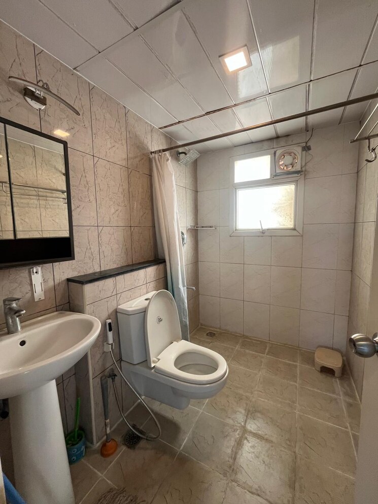 Bathroom, prestige-ferns-residency 4 Bedroom 3935 Sq.Ft. Apartment In Harlur Bangalore 8123797