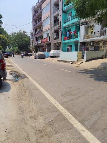 Parking in 2.5 BHK Independent House at Sector 82 – for Sale