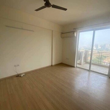Room in 4 BHK Apartment at Conscient Heritage Max, Sector 102 – for Sale
