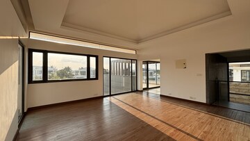 Room in 5 BHK Villa at Prestige Golfshire, Nandi Hills – for Rent