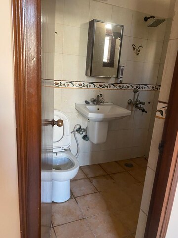 Bathroom in 3 BHK Apartment at Gulmohar Garden, Sector 44 – for Rent