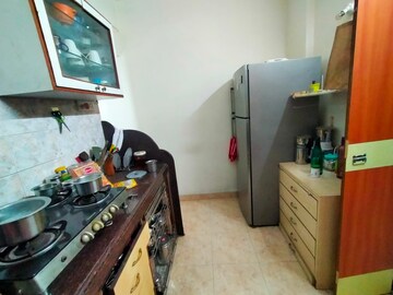 Furnished Amenities in 1 BHK Apartment at Vile Parle East – for Rent