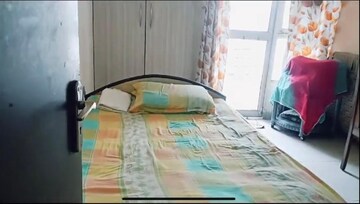 Room in 2 BHK Apartment at Paramount Orchid, Sain Vihar – for Rent