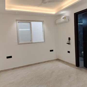 Room in 2 BHK Builder Floor at Saket – for Rent