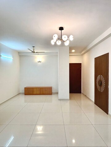 Room in 3 BHK Apartment at L&T Raintree Boulevard, Hebbal – for Rent