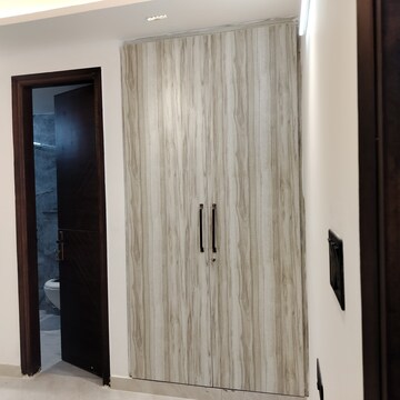 Room in 2 BHK Builder Floor at Saket – for Rent