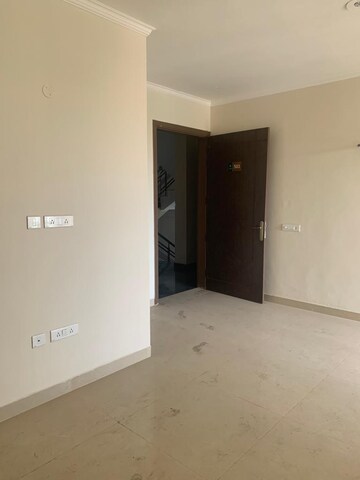 Room in 3 BHK Apartment at Affinity Greens, International Airport Road – for Rent