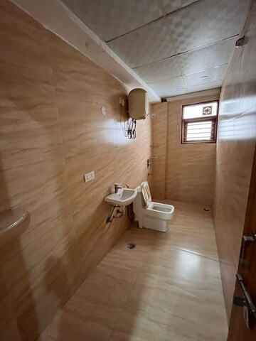 Parking in 2 BHK Apartment at Ardee City, Sector 52 – for Rent