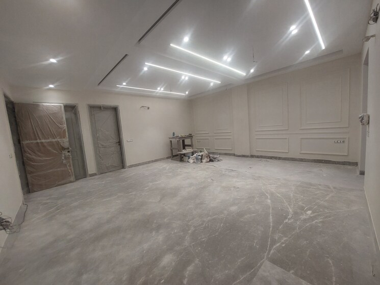 Living Room, model town phase 2 4 Bedroom 250 Sq.Yd. Builder Floor In Model Town Phase 2 Delhi 8123922