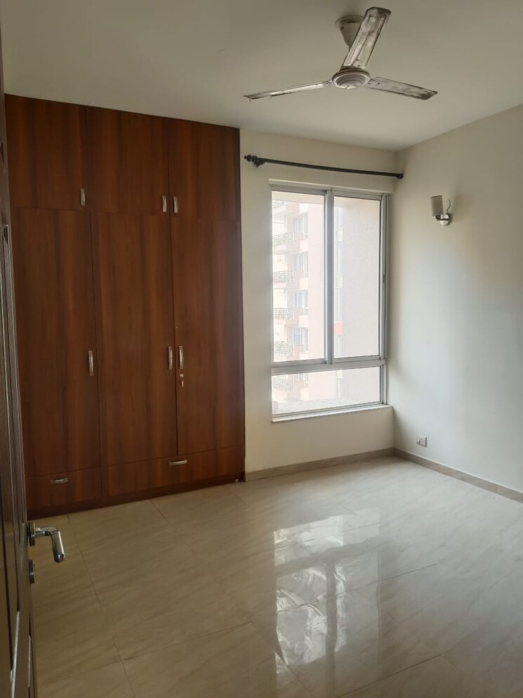 Room, dlf-privana-south 4 Bedroom 3577 Sq.Ft. Apartment In Sector 76 Gurgaon 8123949