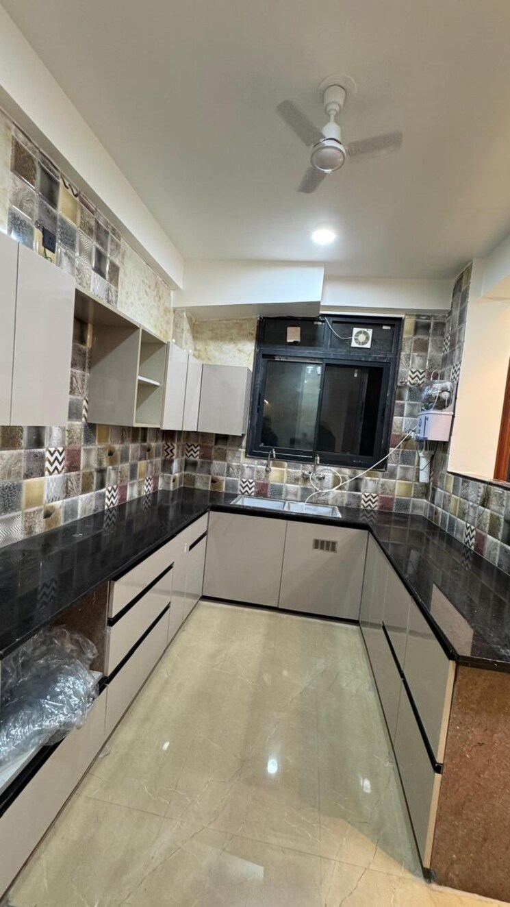 Kitchen, dlf-the-belaire 4 Bedroom 3500 Sq.Ft. Apartment In Sector 54 Gurgaon 8123972