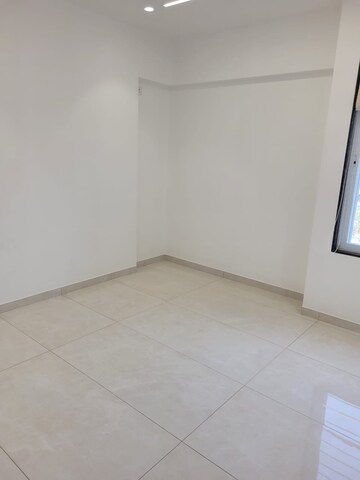 Room in 4 BHK Apartment at Horizon Highgrove, Mundhwa – for Sale