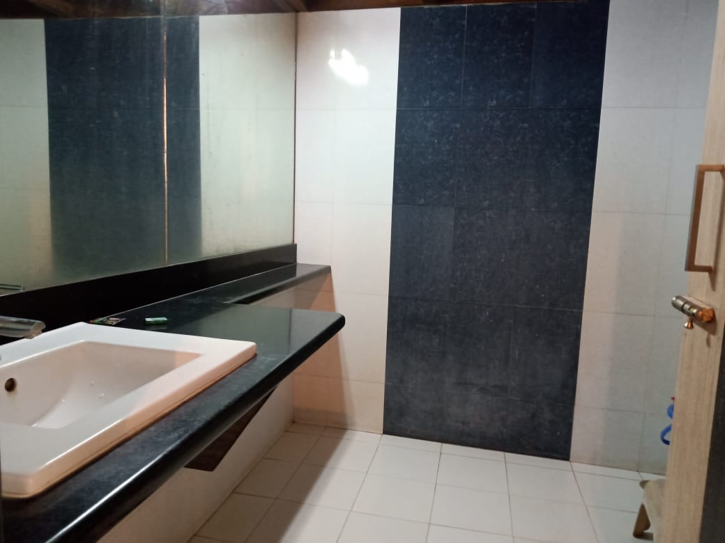 3 BHK + Servant Room Apartment For Sale in Unitech Escape