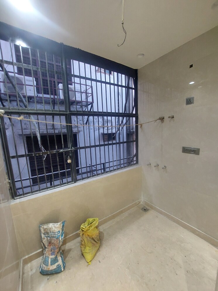 Exterior View, mukherjee nagar 3 Bedroom 160 Sq.Yd. Builder Floor In Mukherjee Nagar Delhi 8123994