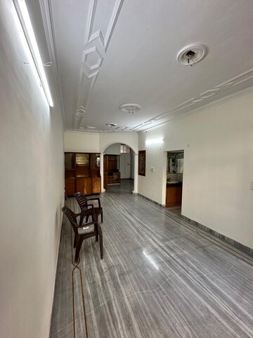 Living Room in 3.5 BHK Builder Floor at Sector 10 – for Rent