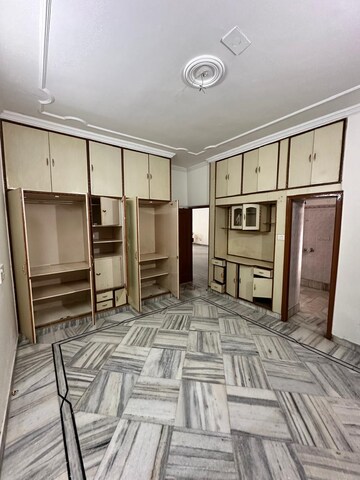 Bedroom in 3.5 BHK Builder Floor at Sector 10 – for Rent