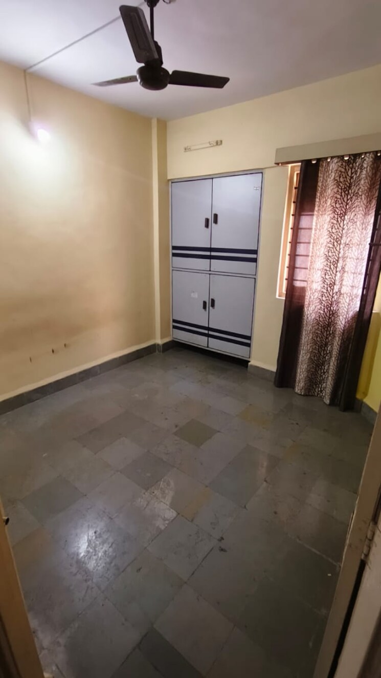 Room, thane west 1 Bedroom 500 Sq.Ft. Apartment In Thane West Thane 8124112