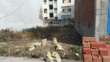  Plot For Sale in Sector 82
