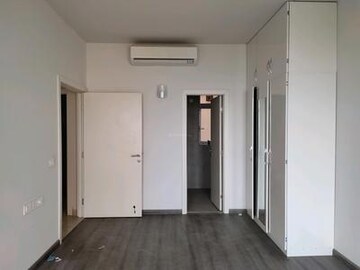 Room in 2.5 BHK Apartment at Ireo The Corridors, Sector 67a – for Sale