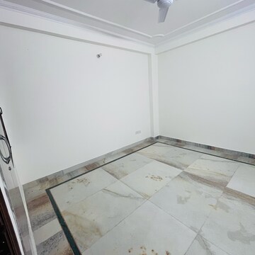 Room in 3 BHK Builder Floor at Khirki Extension – for Rent