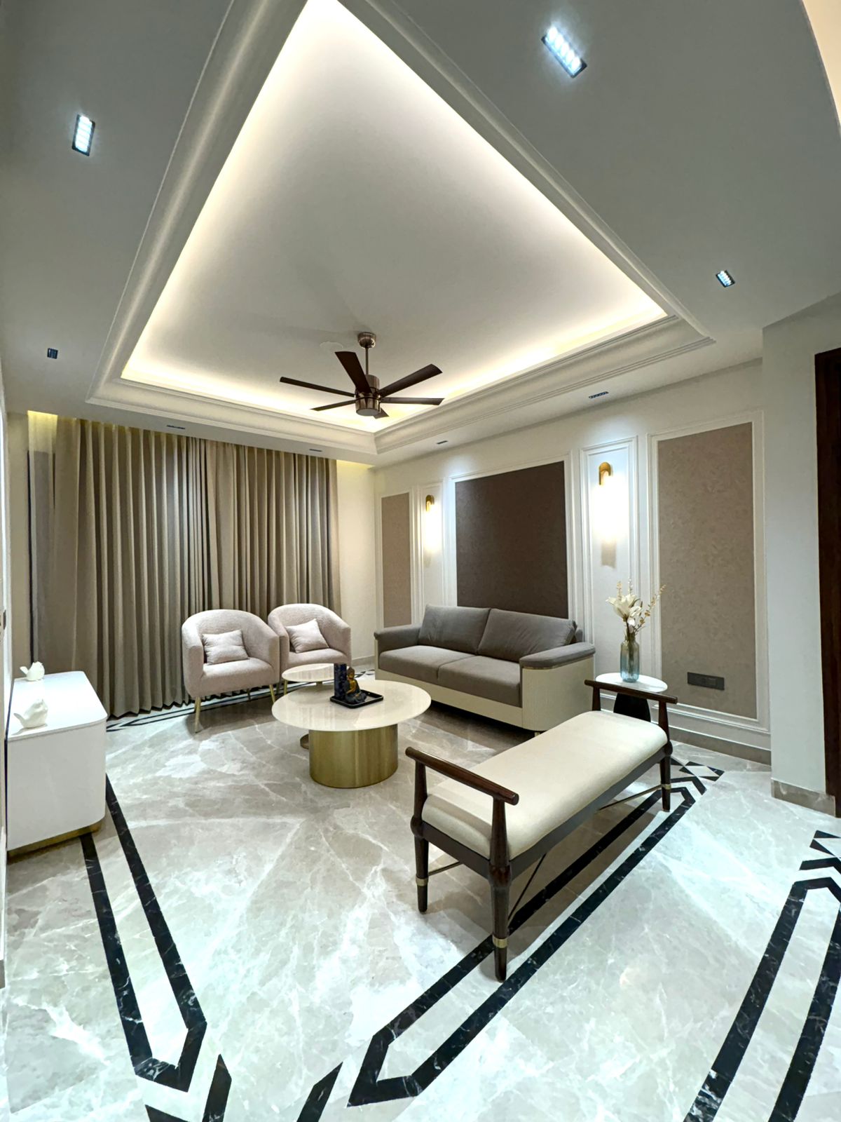 4 BHK + Study Room 1950 Sq.Ft. Builder Floor in SS Southend Floors