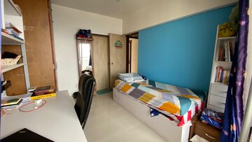 Bedroom in 3 BHK Apartment at Dadar East – for Rent