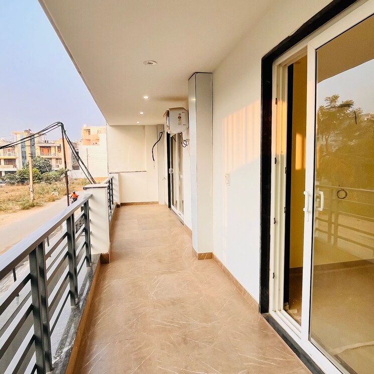 Balcony, vipul-world-plots 3 Bedroom 192 Sq.Yd. Builder Floor In Sector 48 Gurgaon 8124343