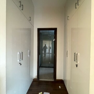 Building Lobby in 4 BHK Builder Floor at BPTP Amstoria, Sector 102 – for Rent