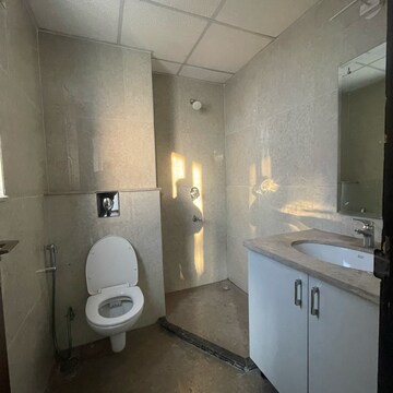 Bathroom in 4 BHK Builder Floor at BPTP Amstoria, Sector 102 – for Rent