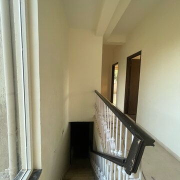 Balcony in 4 BHK Builder Floor at BPTP Amstoria, Sector 102 – for Rent
